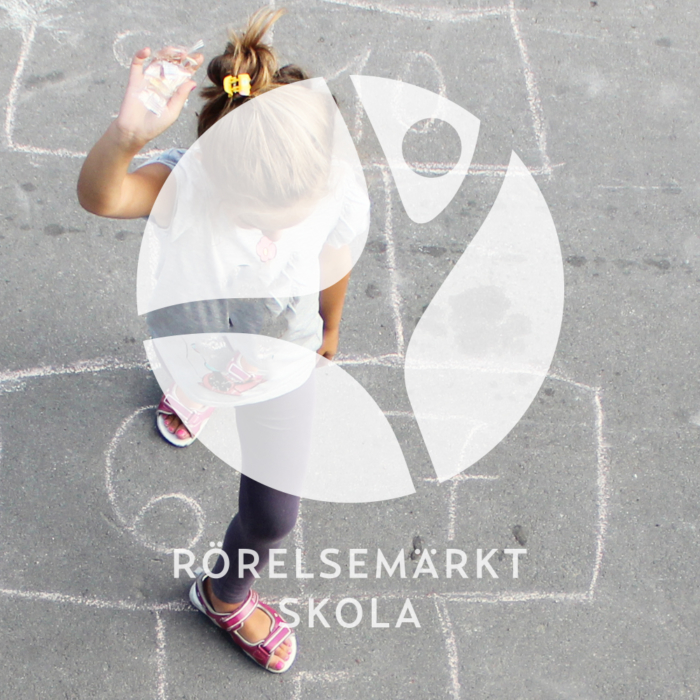 Logotyp för Rörelsemärkt skola framtagen av reklambyrån Bigtail.